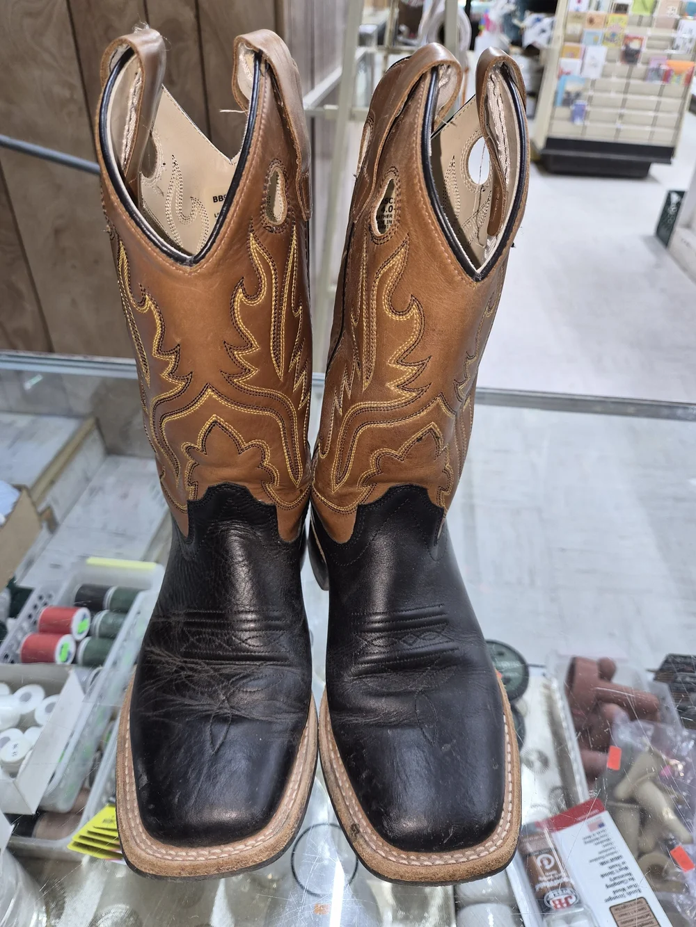 Classic Two-Tone Leather Cowboy Boots - Black & Tan
